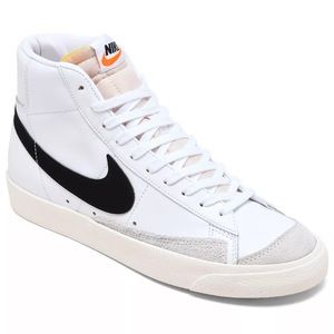 NIKE BLAZERS size WOMENS 8 (Y7)